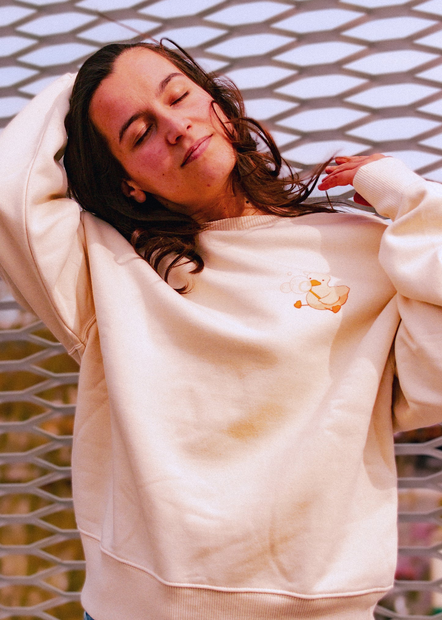 UNISEX sweatshirt - Duckling and the flowered boot